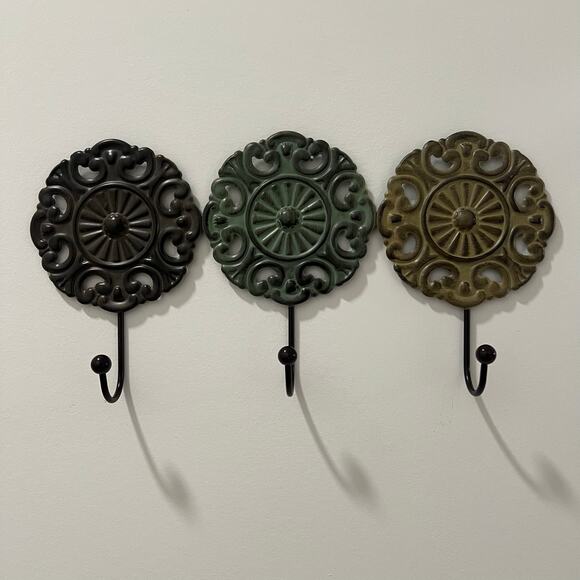 Three Medallion Key Wall Hook Rack, Brown, Green, & Gold Hanging Wall Art - Picture 5 of 11